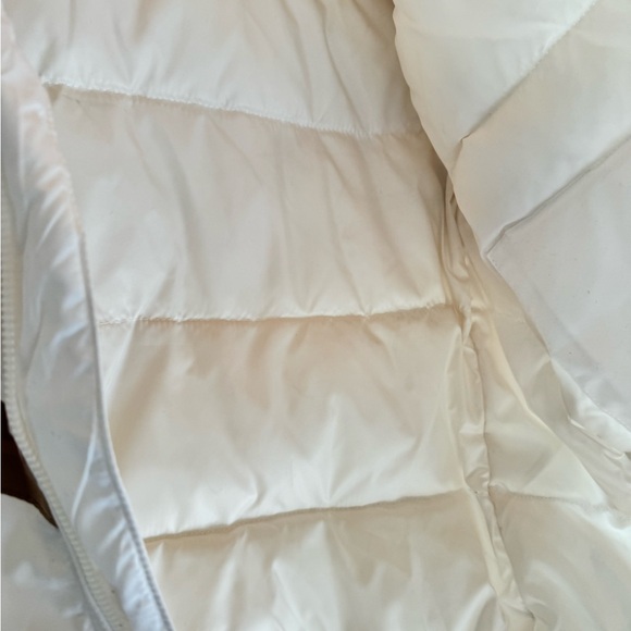 GAP Snow Jacket #ApresSkiFashion - Picture 8 of 13